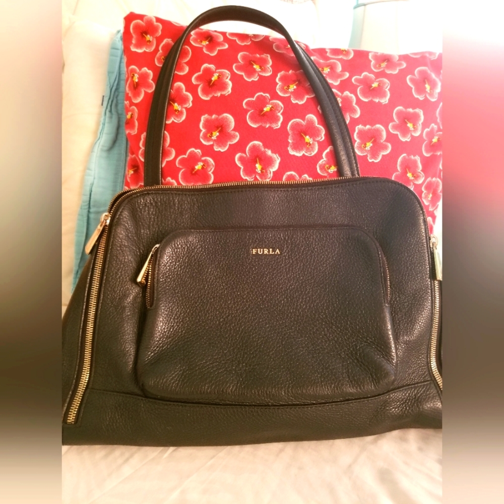 Furla Black Leather shoulder bag